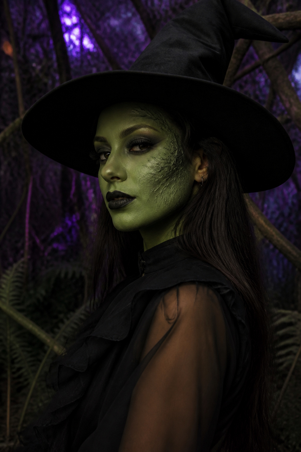 19 Easy Halloween Makeup Ideas for Quick Costumes (2026) 16 Witch makeup featuring deep green tones and dramatic eye makeup.
